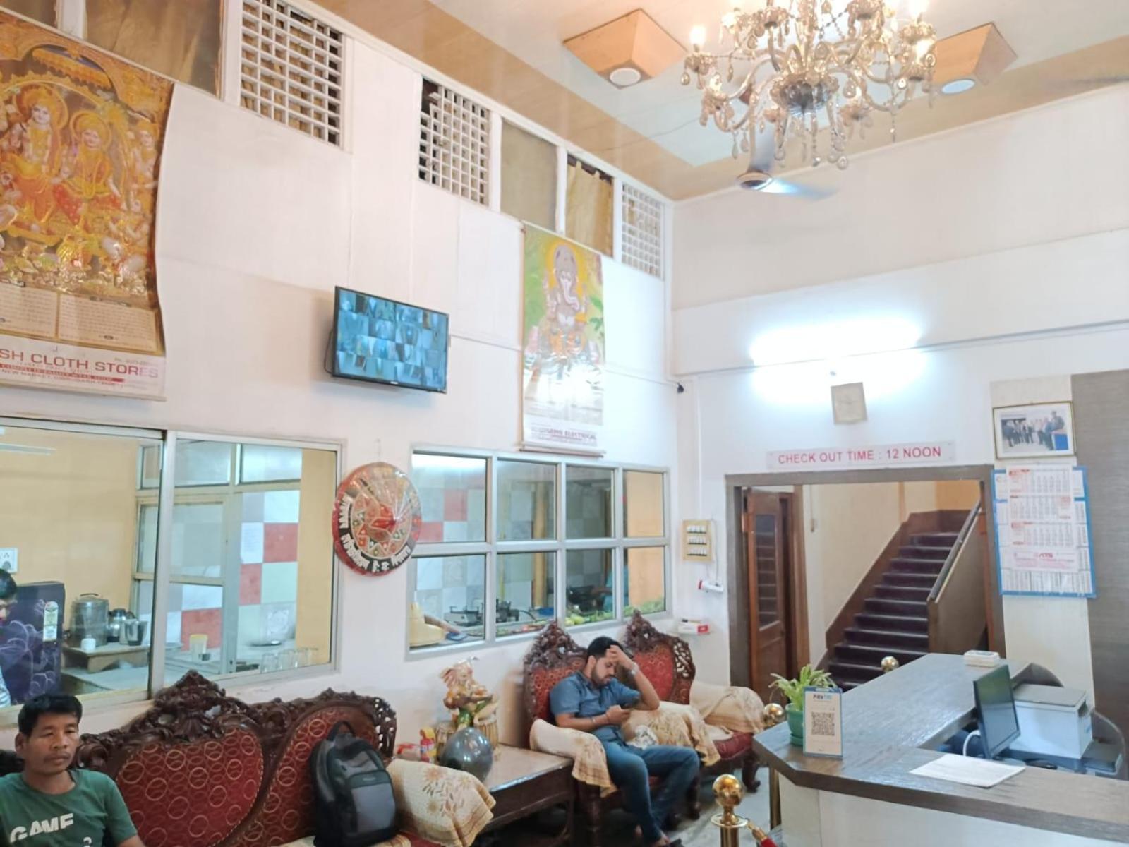 Kusum Hotel Dibrugarh Exterior foto